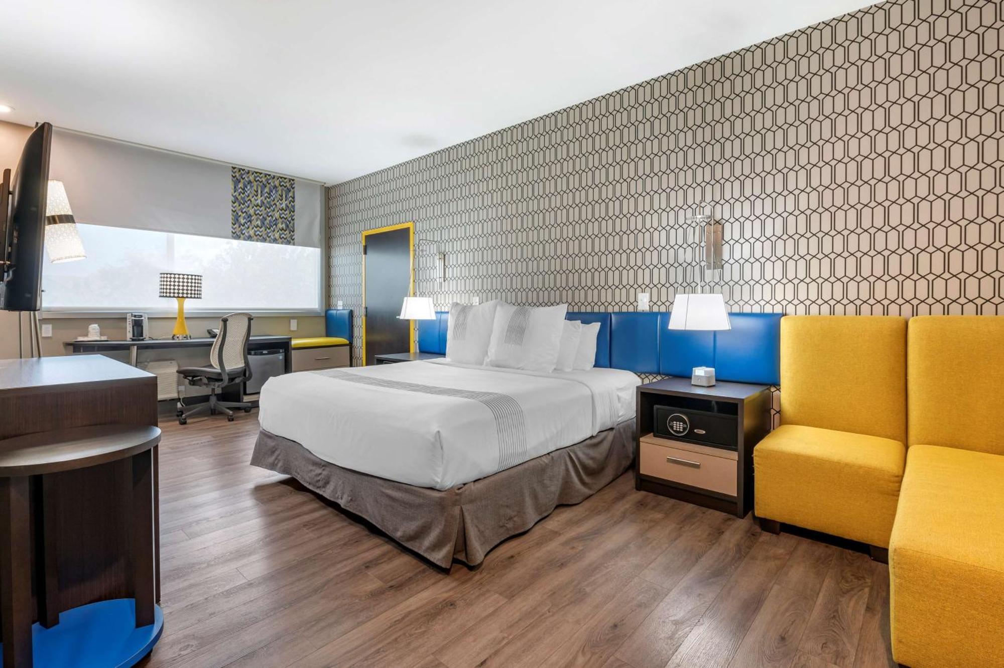 Glo Western Hotel 3*