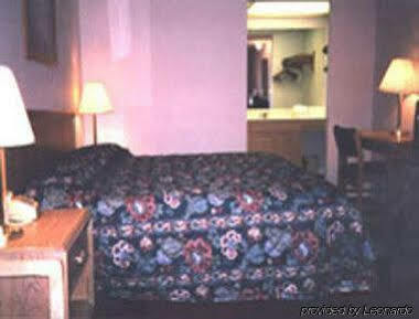 Glo Western Hotel
